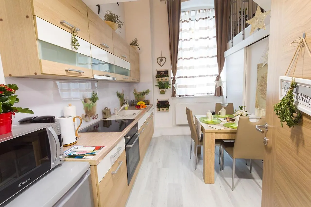公寓 卢布尔雅那Aromatic Herbs Loft -New, Central & Parking公寓 斯洛文尼亚